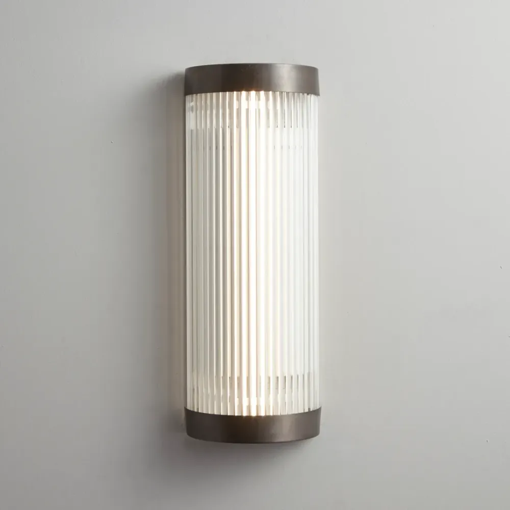 Rummelig Pillar 40 væglampe Original BTC.