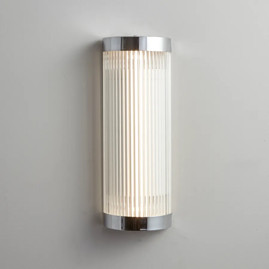 Rummelig Pillar 40 væglampe Original BTC.