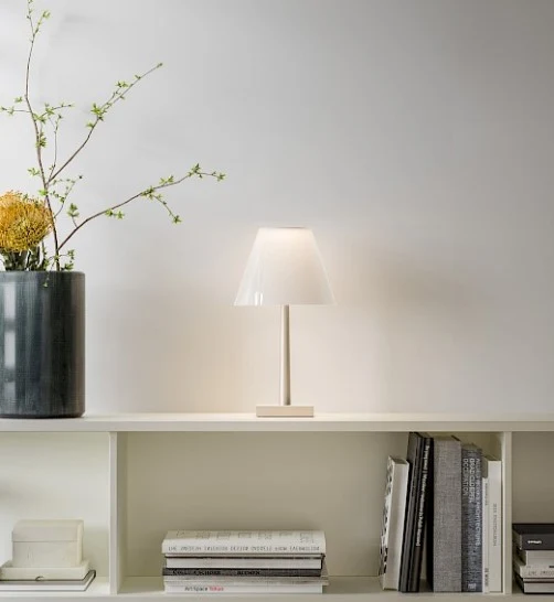 Safety Rated Dina T1 bordlampe fra Rotaliana Hvid