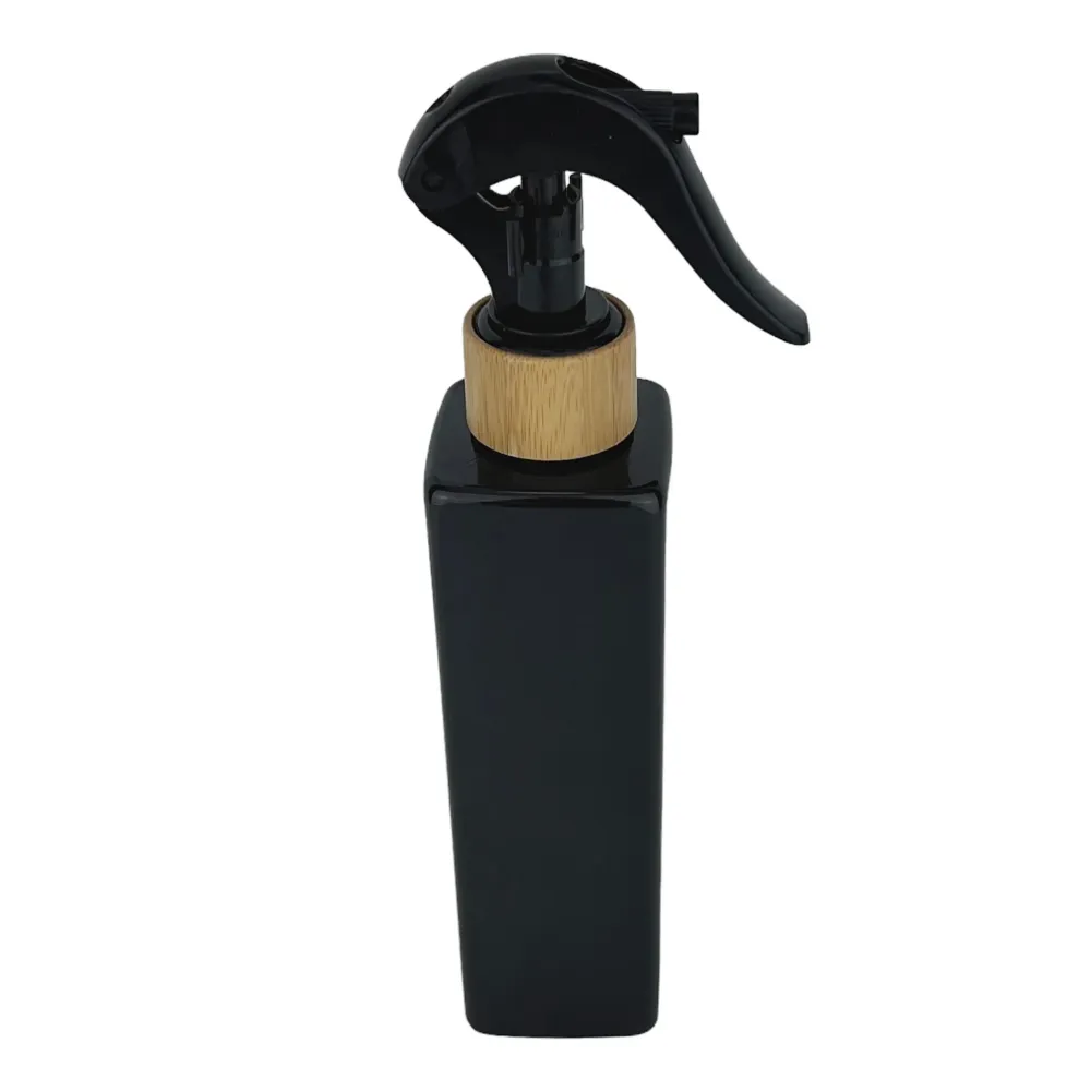 2. SORTERING 250ML EBONY FIRKANTET SPRAYFLASKE