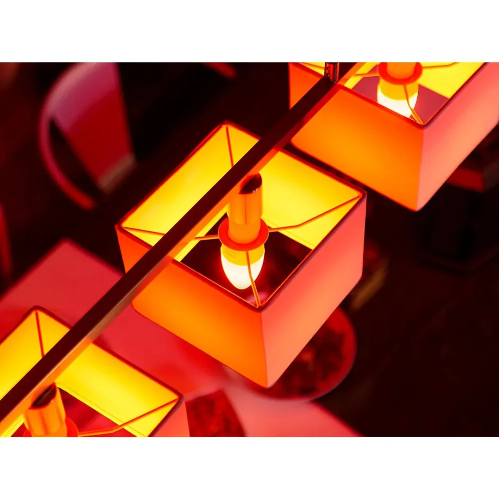Stud Finder Philips Hue White and color ambiance E14 pære
